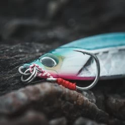 JIG Biastos Slow 90gr BLEU PHOSPHO Pêche Au Jigging -Célèbre Pêche Magasin jig biastos slow 90gr bleu phospho peche au jigging 4